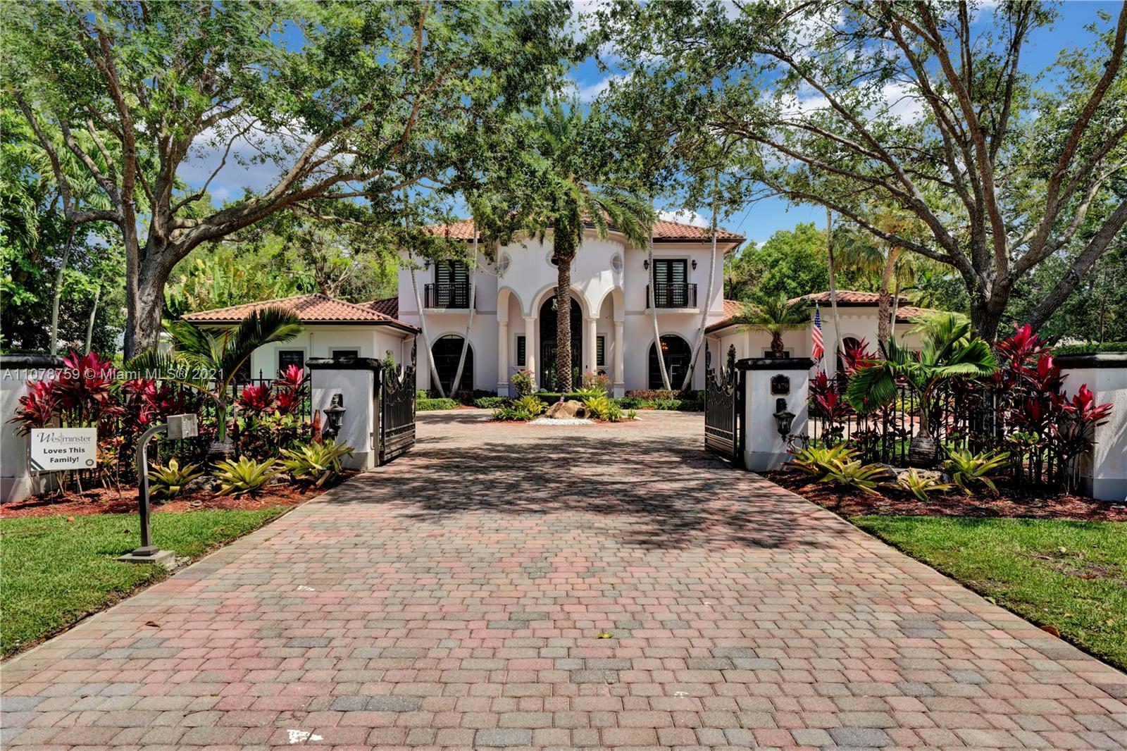 HOLIDAY ESTS - Residential