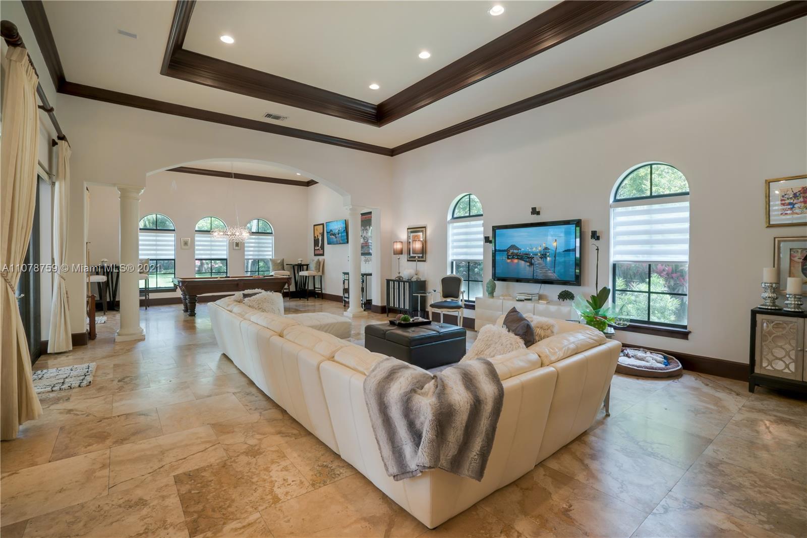 HOLIDAY ESTS - Residential