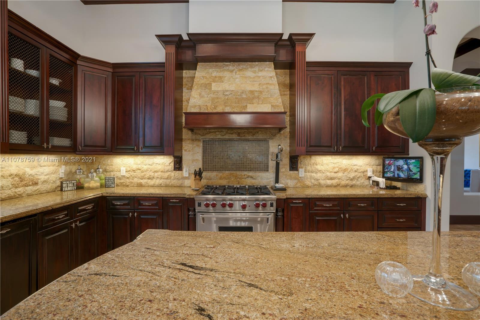 HOLIDAY ESTS - Residential