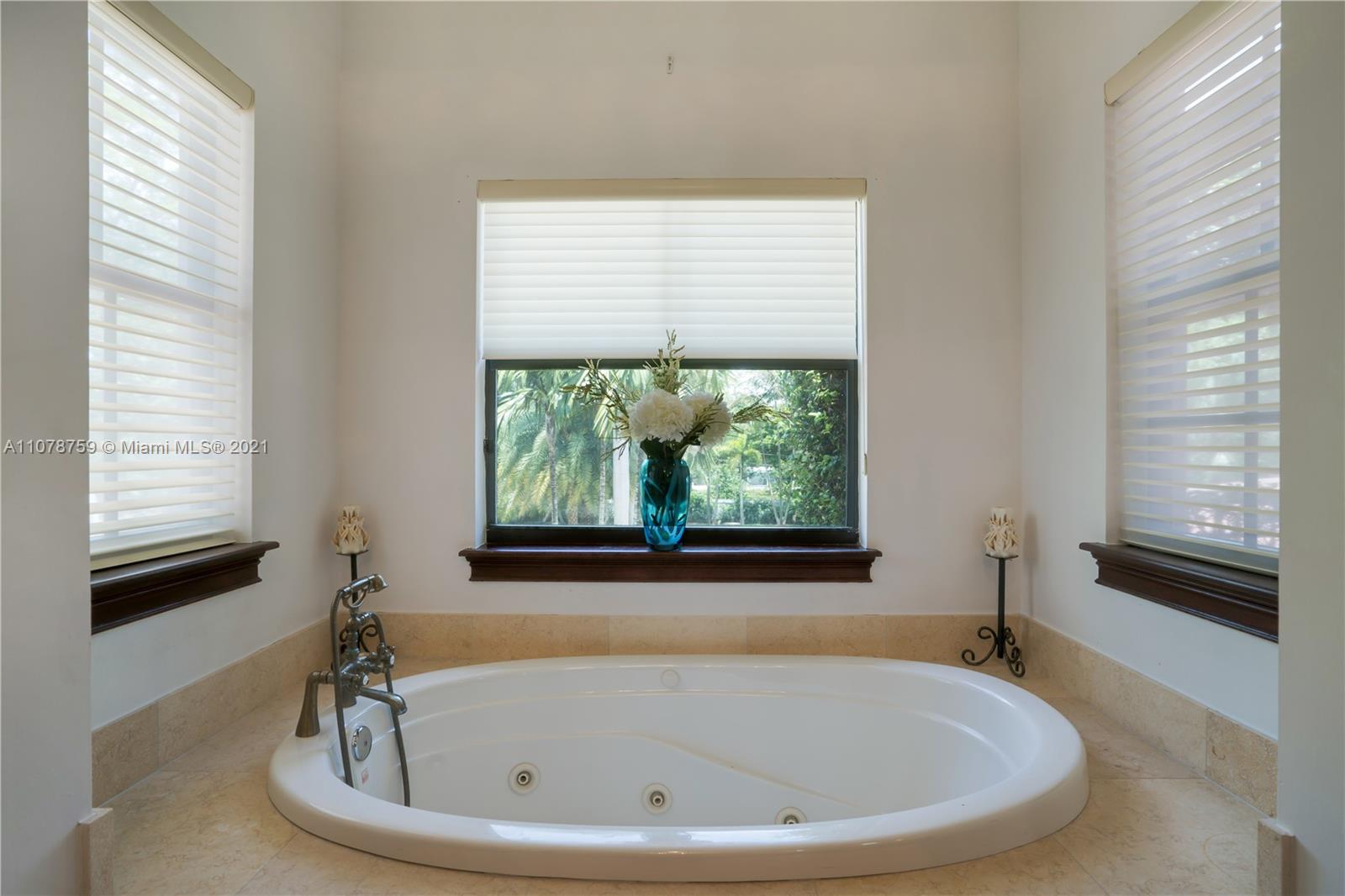 HOLIDAY ESTS - Residential