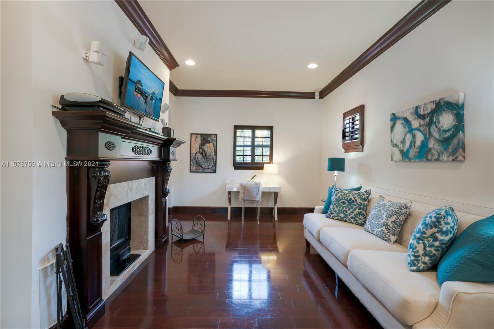 HOLIDAY ESTS - Residential