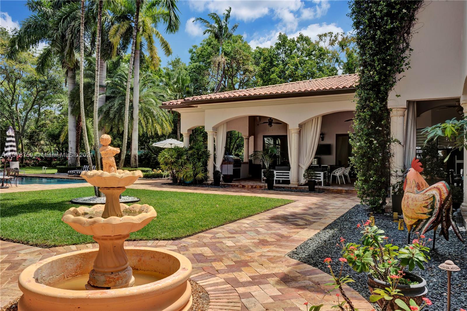 HOLIDAY ESTS - Residential