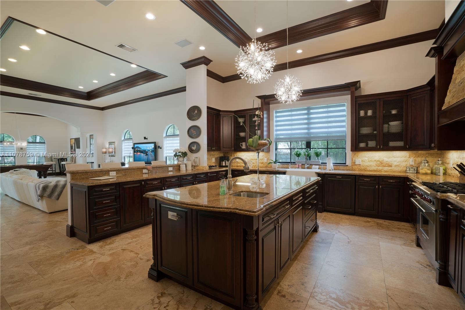 HOLIDAY ESTS - Residential