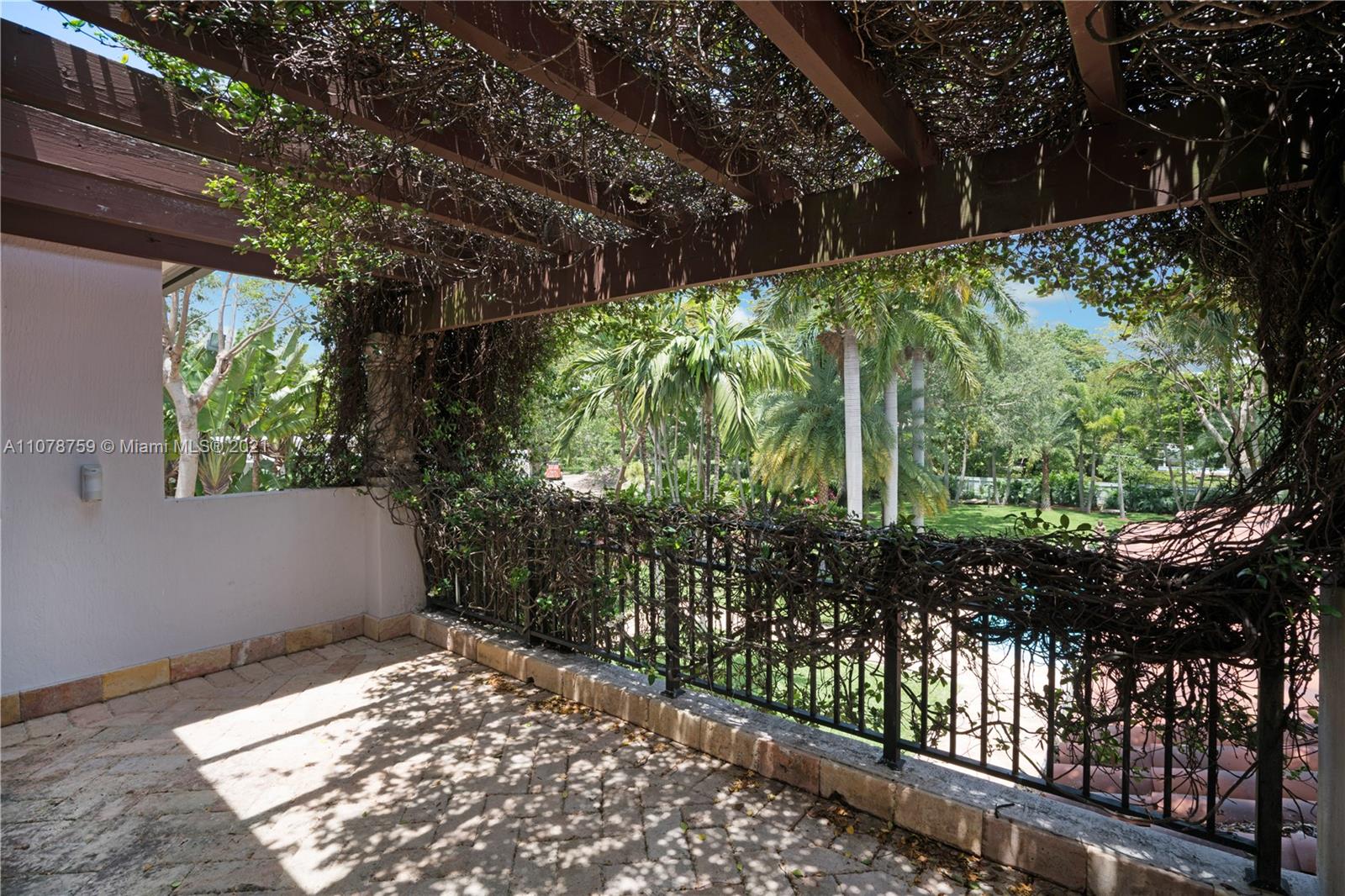 HOLIDAY ESTS - Residential