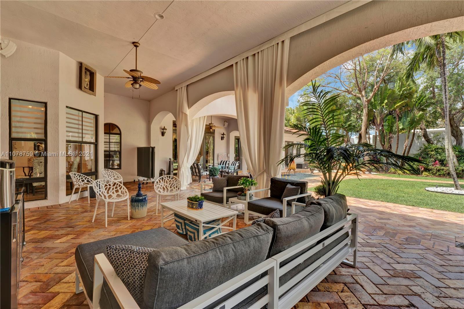 HOLIDAY ESTS - Residential