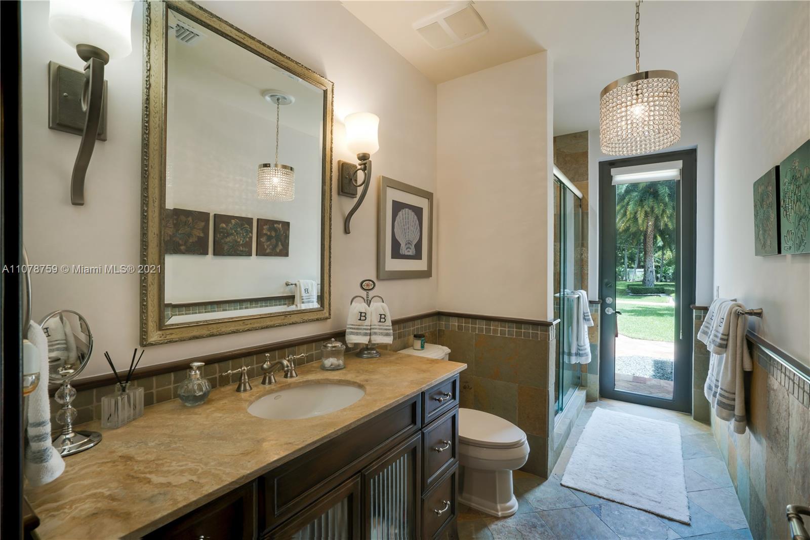 HOLIDAY ESTS - Residential