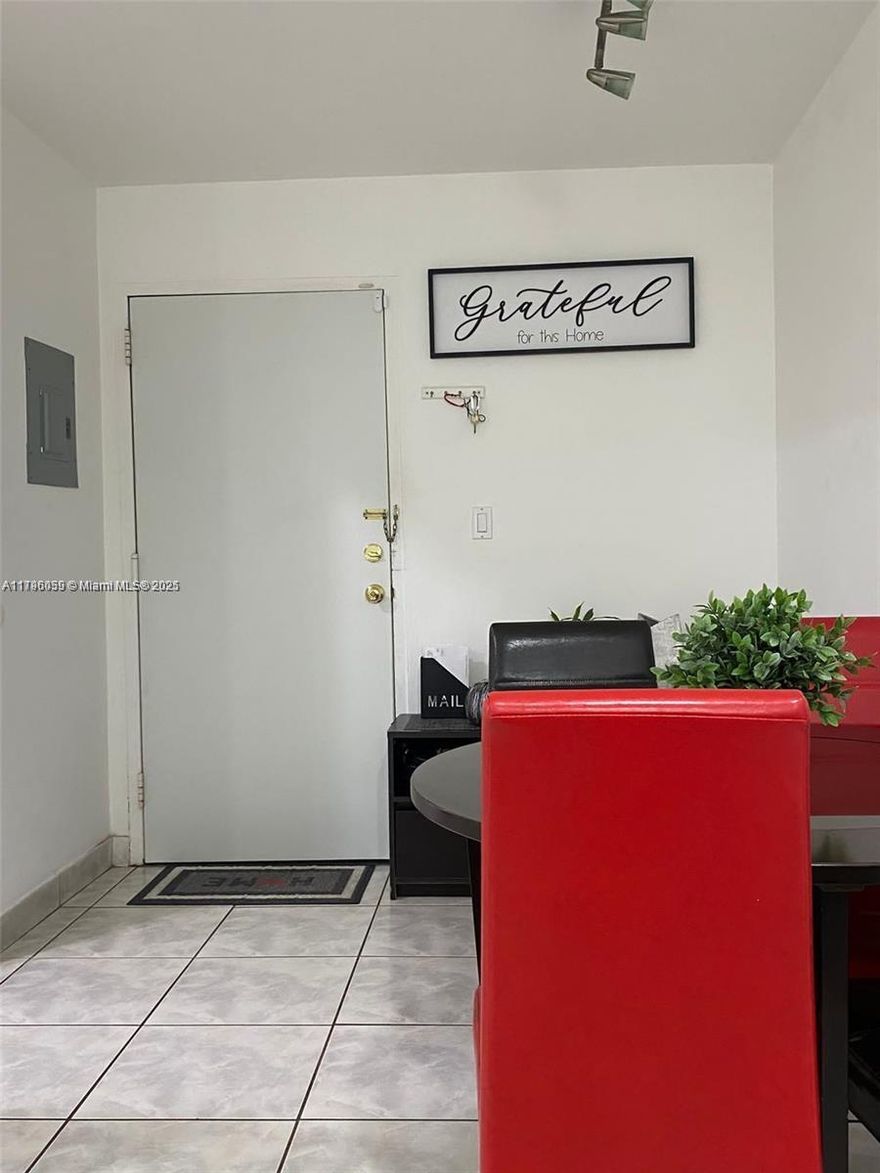 EXCELLENT APTO/CONDO FOR FIRST-TIME BUYERS WITH GOVERNMENT ASSISTANCE FOR DOWN PAYMENT AND CLOSING COSTS, OR INVESTOR. ASSOCIATION HAS RESERVE, SPECIAL ASSESSMENT NEGOTIABLE. LEASE UNTIL JULY 31/2025, EXCELLENT TENANT WILL STAY OR MOVE WITH 90 DAYS NOTICE.