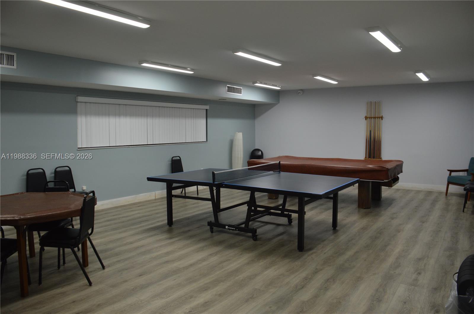 SUMMERTREE VILG CALIF CL - Residential Lease