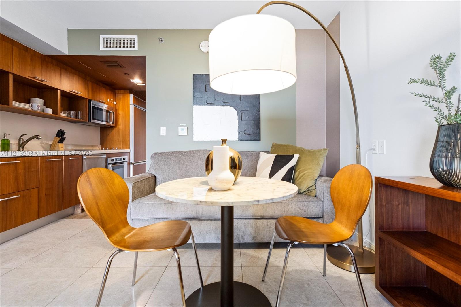 50 Biscayne Blvd 605