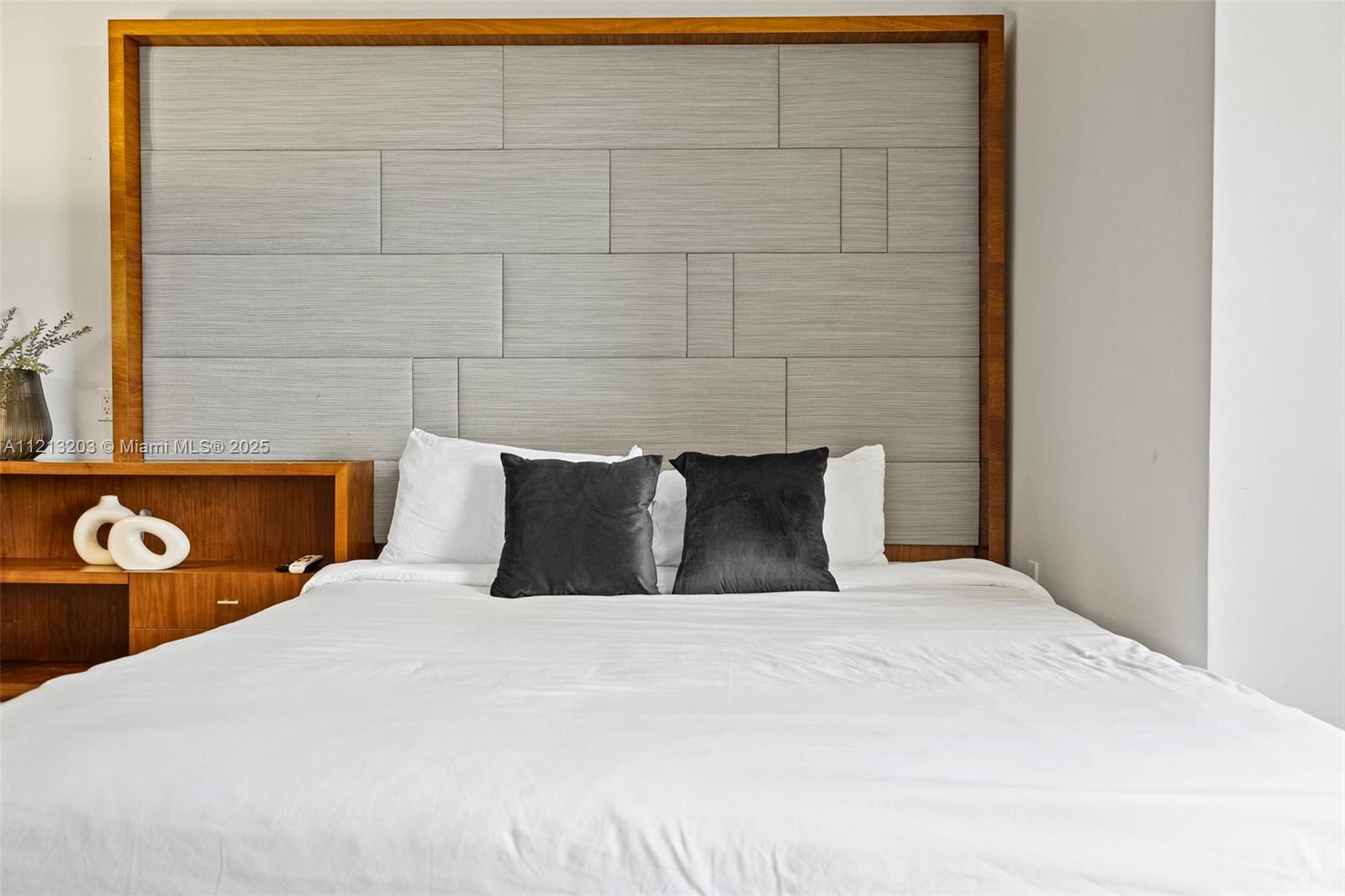 50 Biscayne Blvd 605