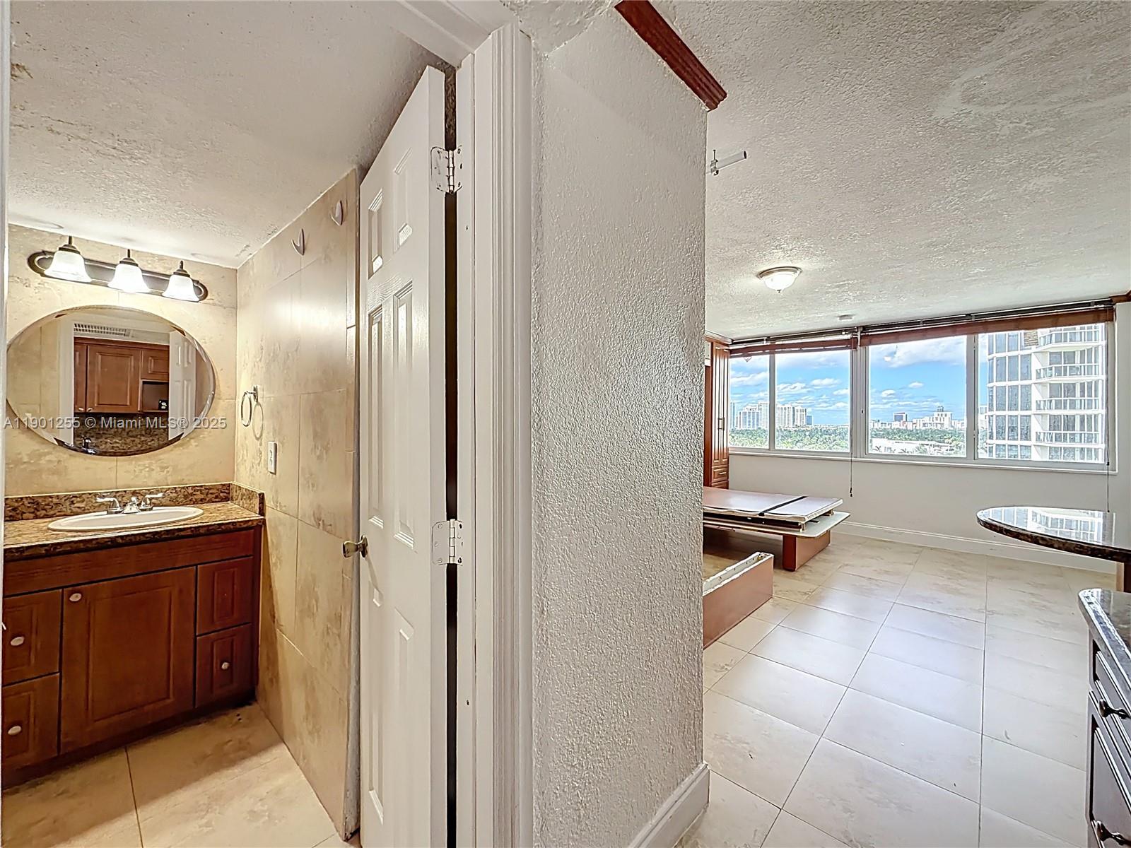 THE AVENTURA BEACH CLUB C - Residential