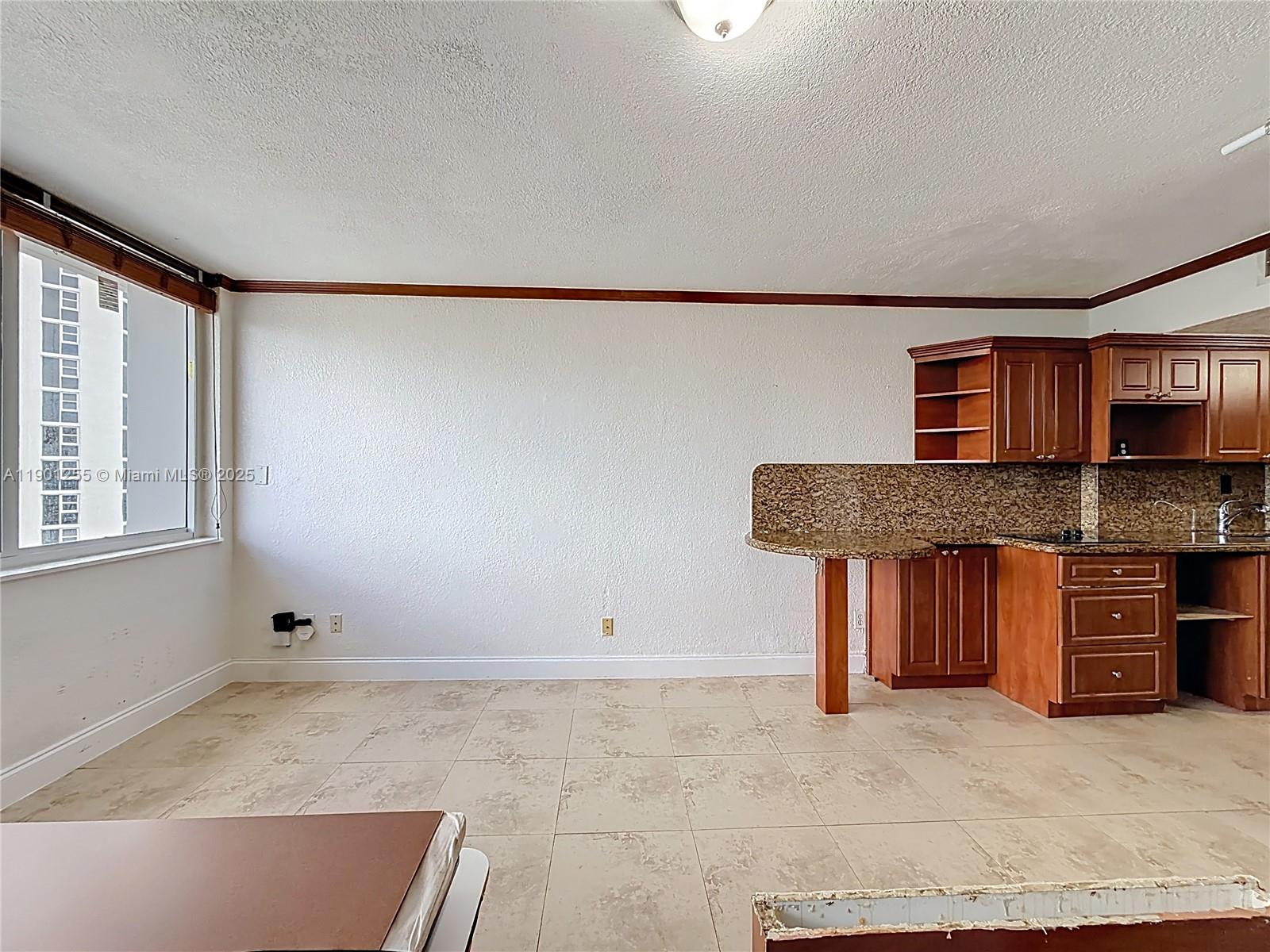 THE AVENTURA BEACH CLUB C - Residential