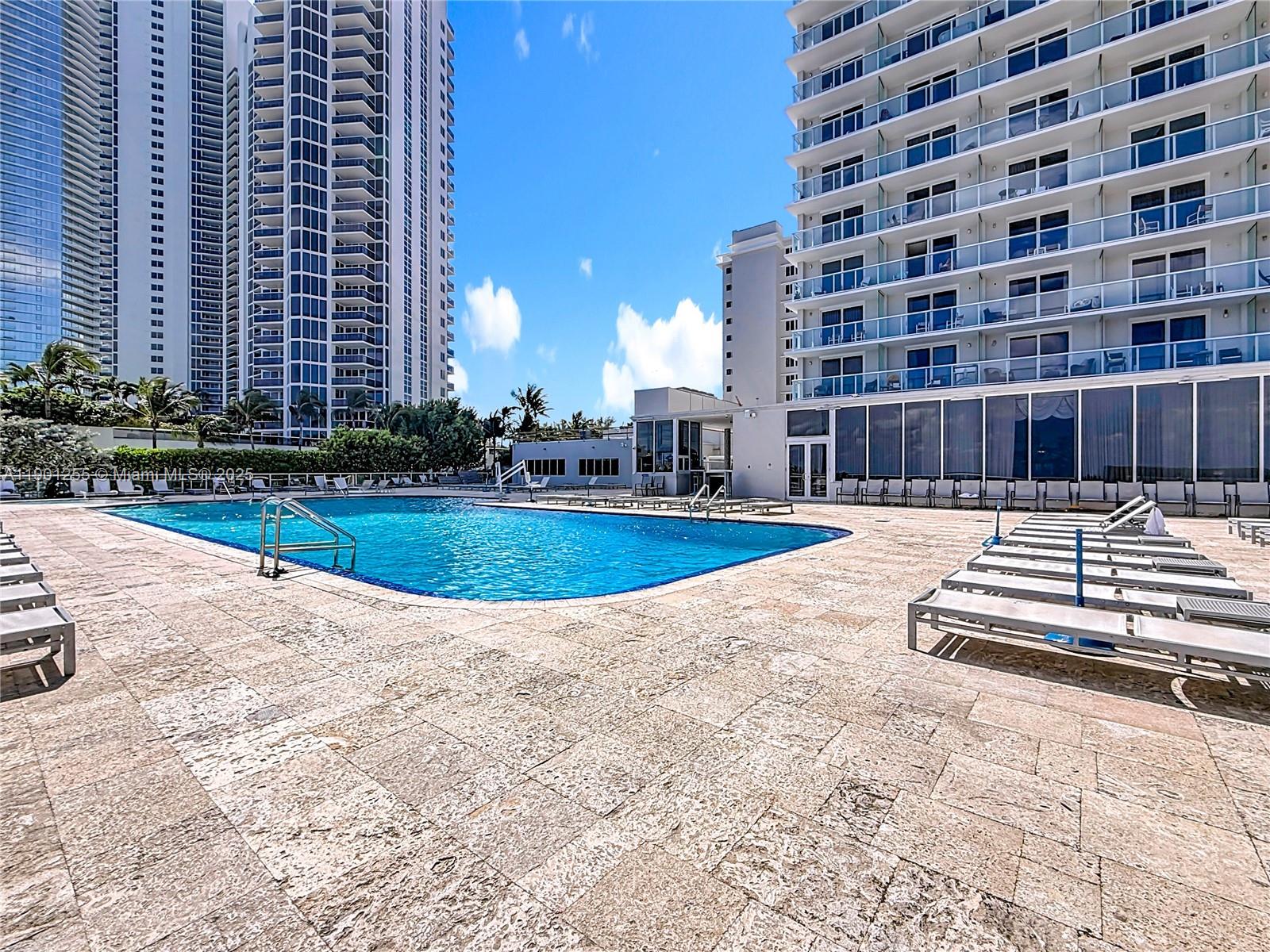 THE AVENTURA BEACH CLUB C - Residential