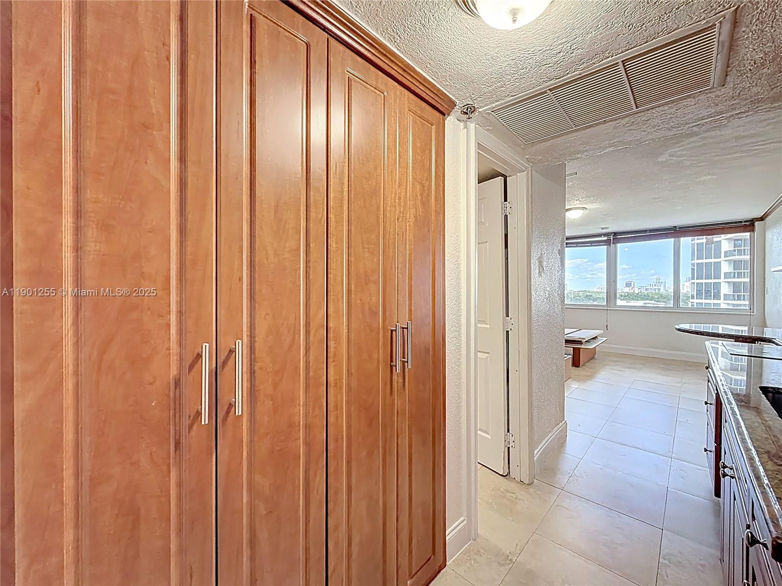 THE AVENTURA BEACH CLUB C - Residential