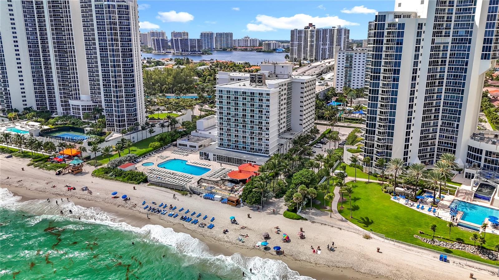 THE AVENTURA BEACH CLUB C - Residential