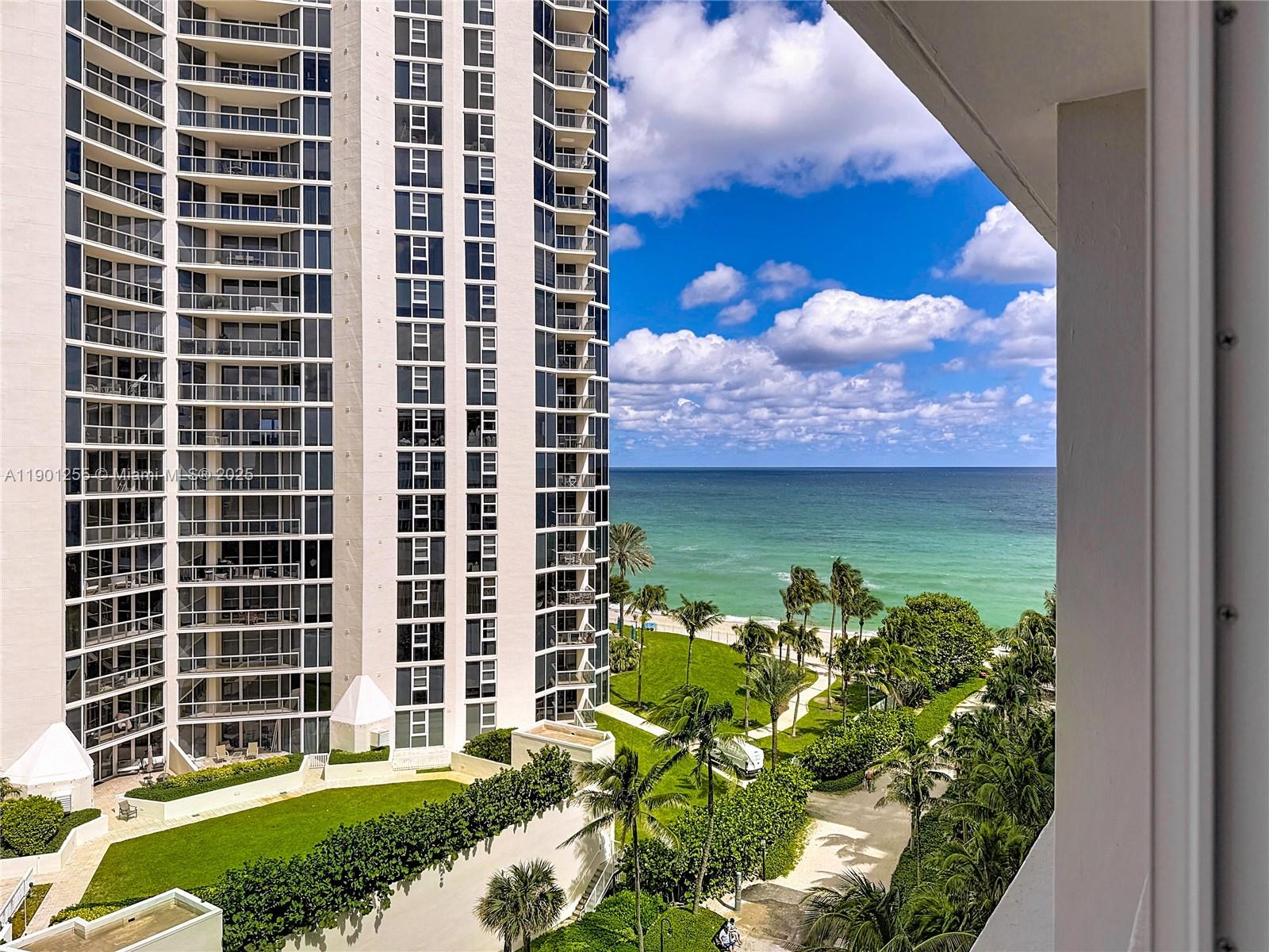 THE AVENTURA BEACH CLUB C - Residential