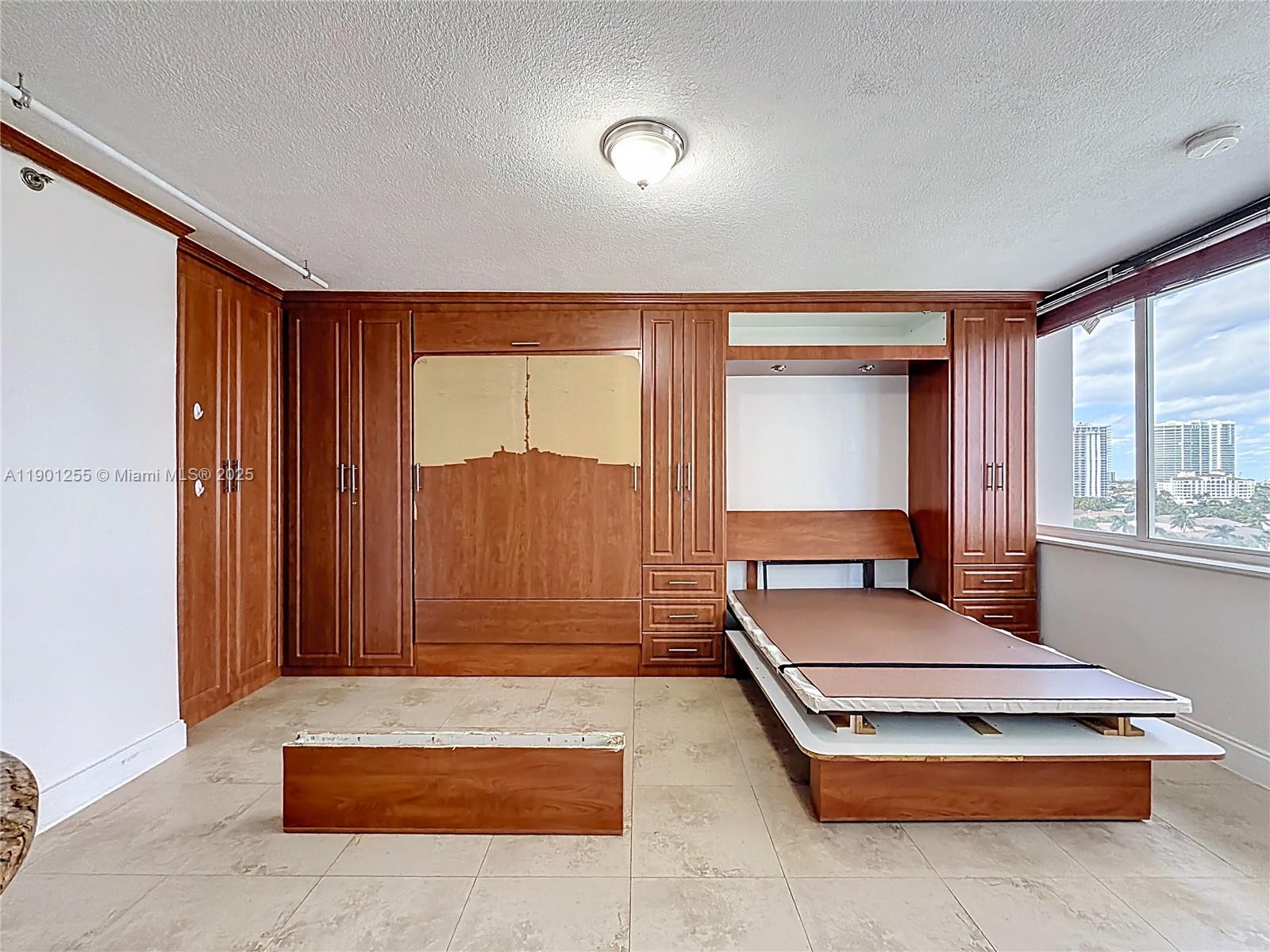 THE AVENTURA BEACH CLUB C - Residential