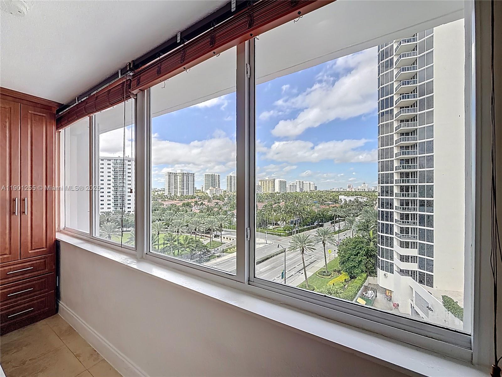 THE AVENTURA BEACH CLUB C - Residential