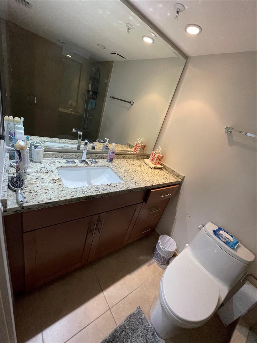 LAKEWOOD MIDRISE CONDO - Residential
