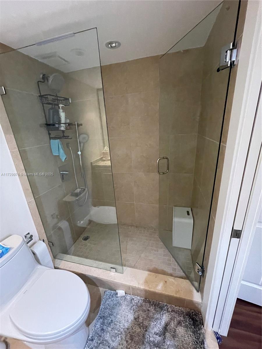 LAKEWOOD MIDRISE CONDO - Residential