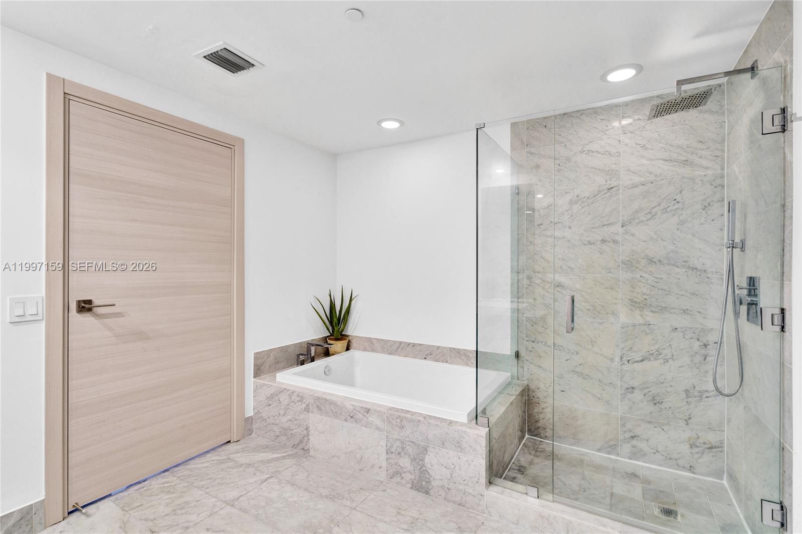 801 SMA RESIDENCES CONDO - Residential Lease