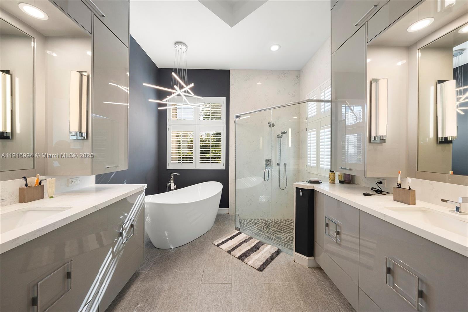 SEASONS - Residential