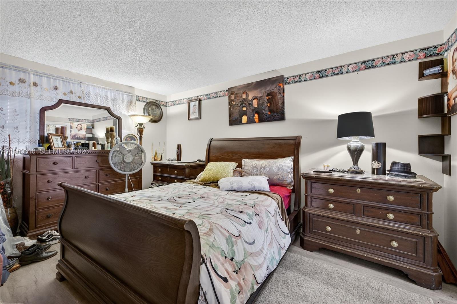 LAUDERDALE OAKS CONDO XI - Residential