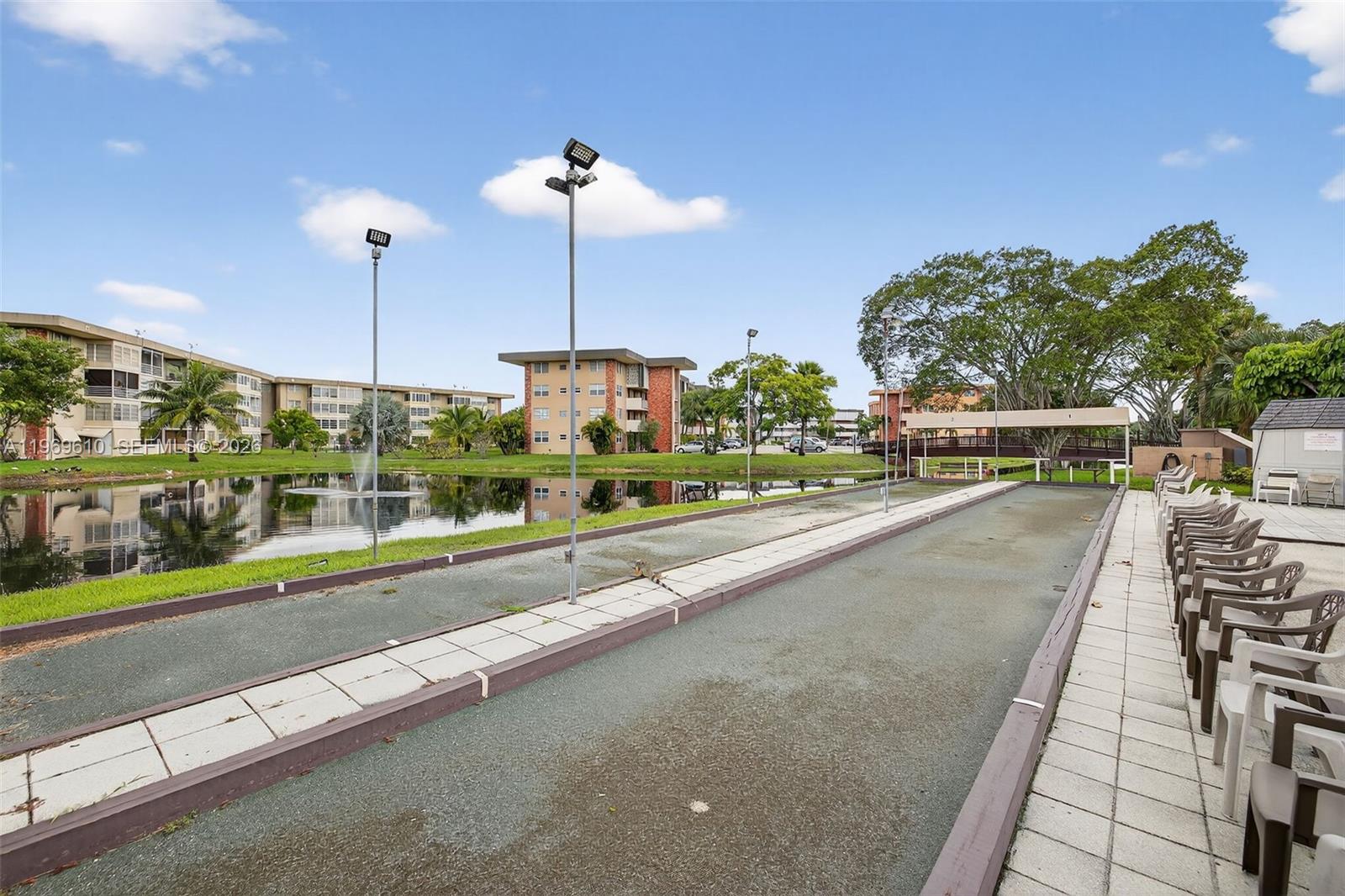 LAUDERDALE OAKS CONDO XI - Residential