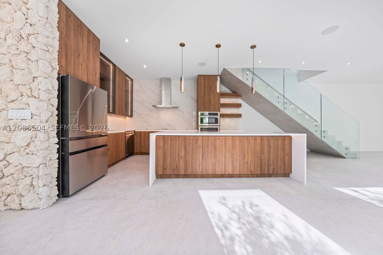 3322 SW 23 St
