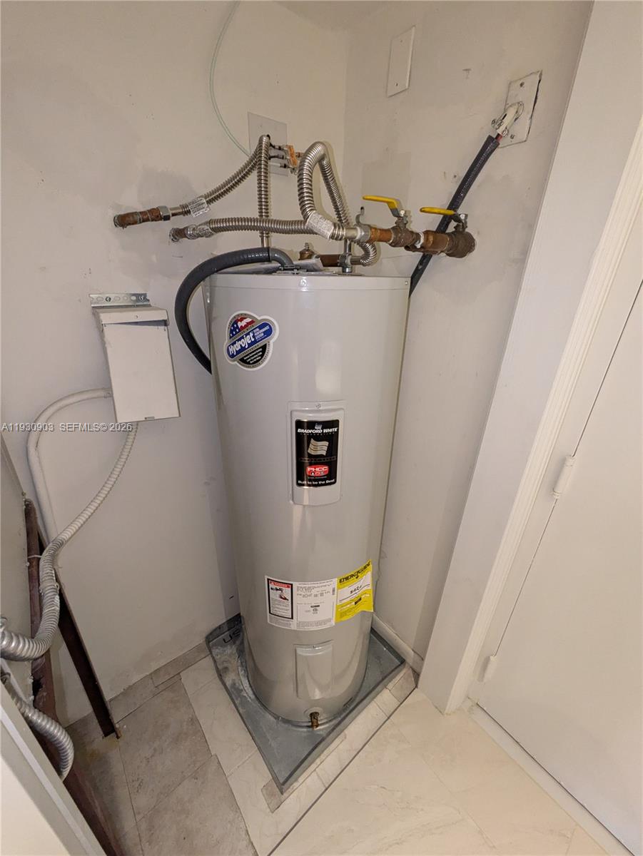 ANCHOR BAY CLUB CONDO - Residential