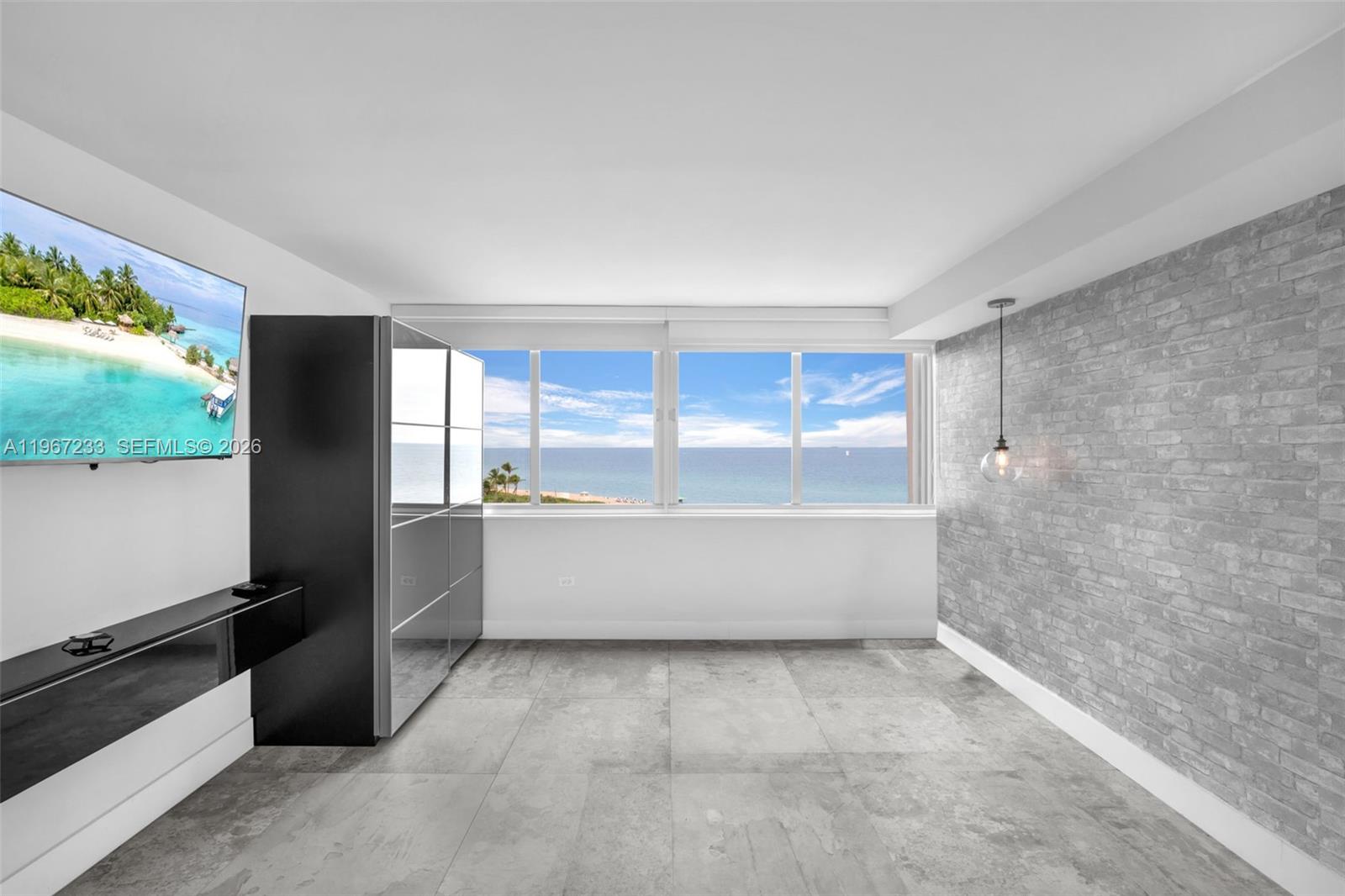 BURLEIGH HOUSE CONDO - Residential