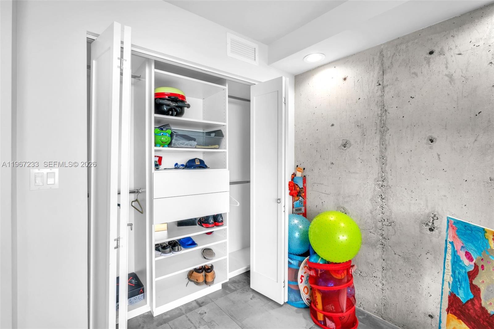 BURLEIGH HOUSE CONDO - Residential