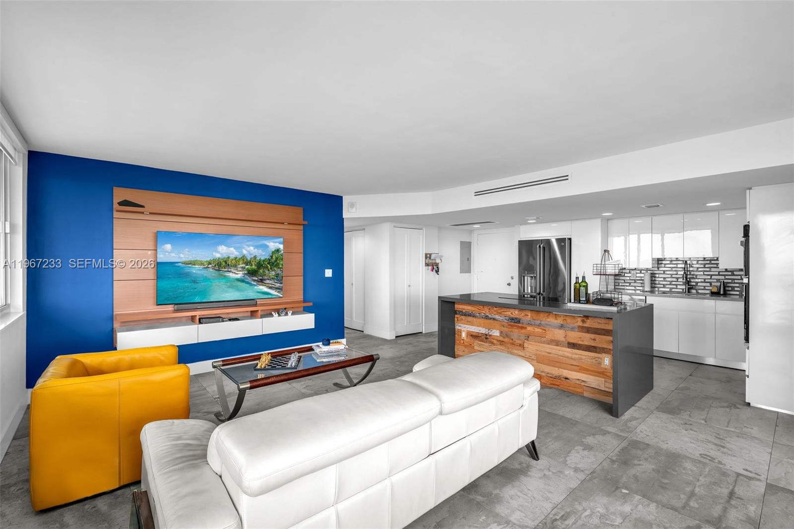 7135 Collins Ave 736