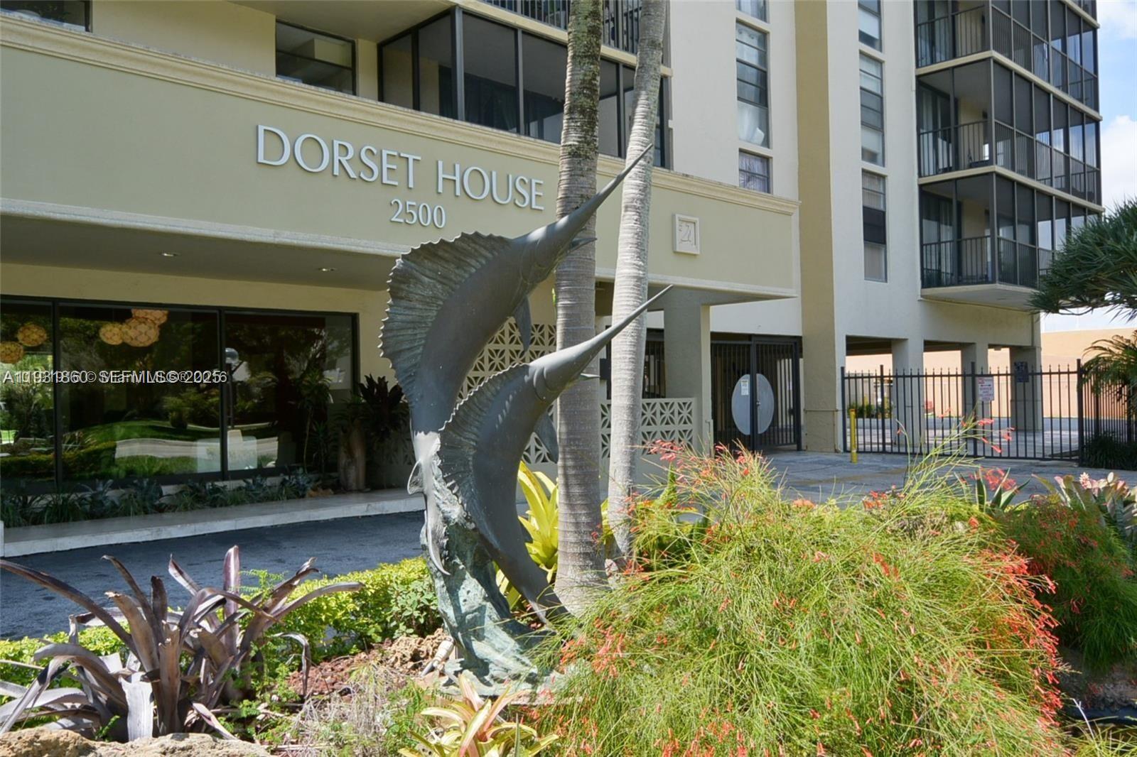 2500 NE 135th St C502