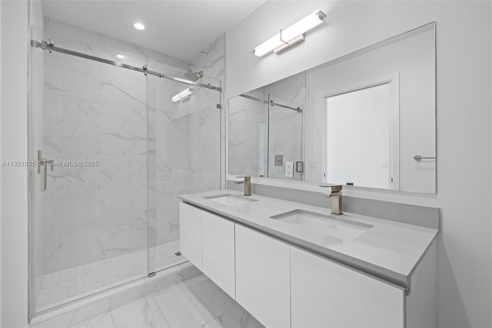 DIPLOMAT GOLF ESTATES - Residential