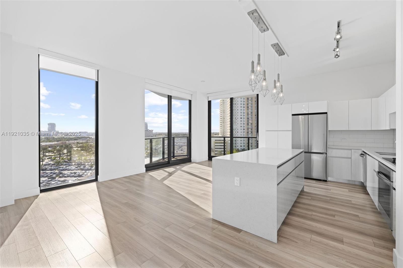 101 Diplomat Pkwy 911