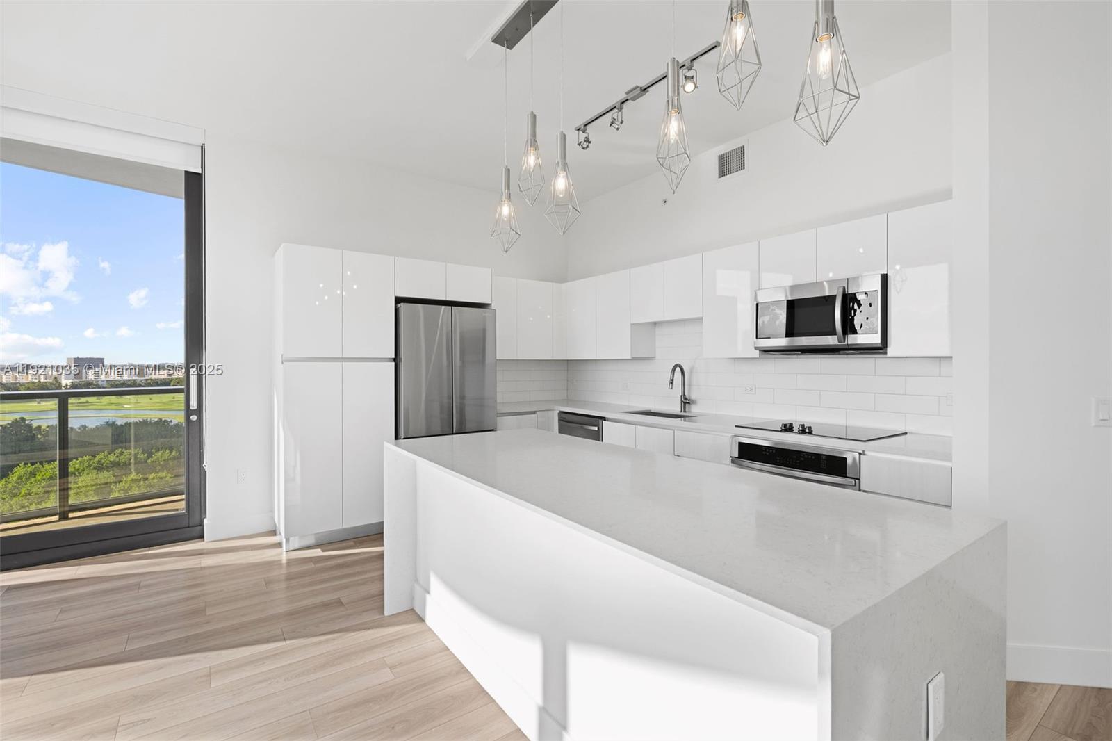 DIPLOMAT GOLF ESTATES - Residential