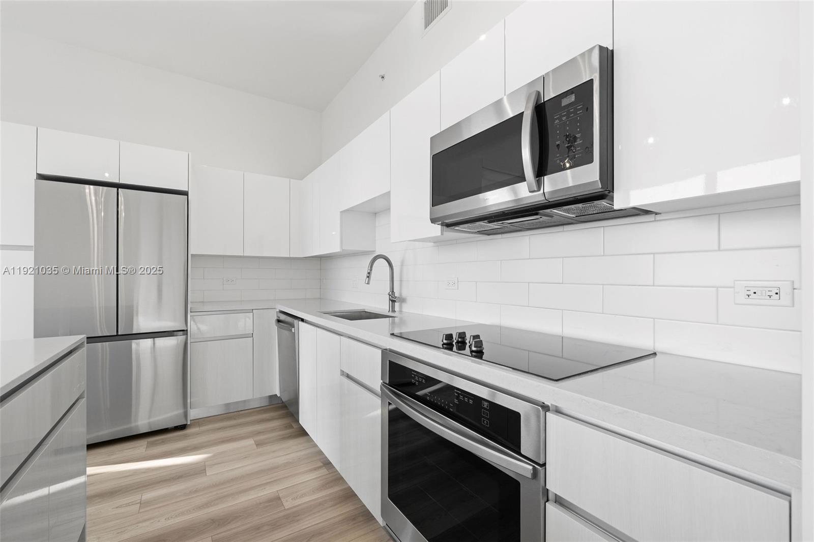 DIPLOMAT GOLF ESTATES - Residential