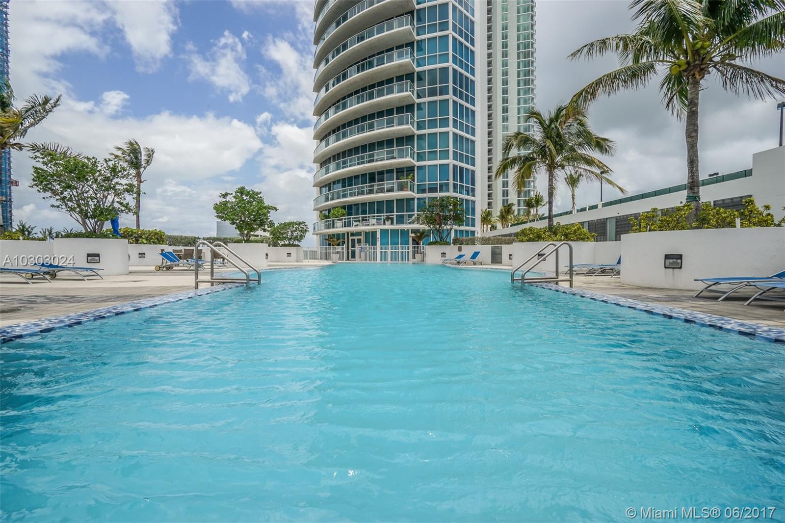 1 BED,1.5 BA, SPECTACULAR CONDO FACING THE BAY WITH MARVELOUS WATER VIEWS. COMPLETELY UPGRADED UNIT WITH POCELAIN TILES FLOORS, TOP OF THE LINE STAINLESS STEEL APLLIANCES, MARBLE BATH, ITALIAN DESIGN CABINETS AND GRANITE COUNTER TOPS, WASHER & DRYER INSIDE UNIT. RESORT STYLE BUILDING HAS STATE OF THE ART AMENITIES SUCH AS GYM, SPA, INFINITY POOL, JACUZZI, CONCIERGE, FRONT DESK, WALKING DISTANCE TO MIDTOWN SHOPS, WYNWOOD & DESIGN DISTRICT, 3 MINUTE DRIVE TO DOWNTOWN, SOUTH BEACH, AIRPORT. EASY TO SHOW!