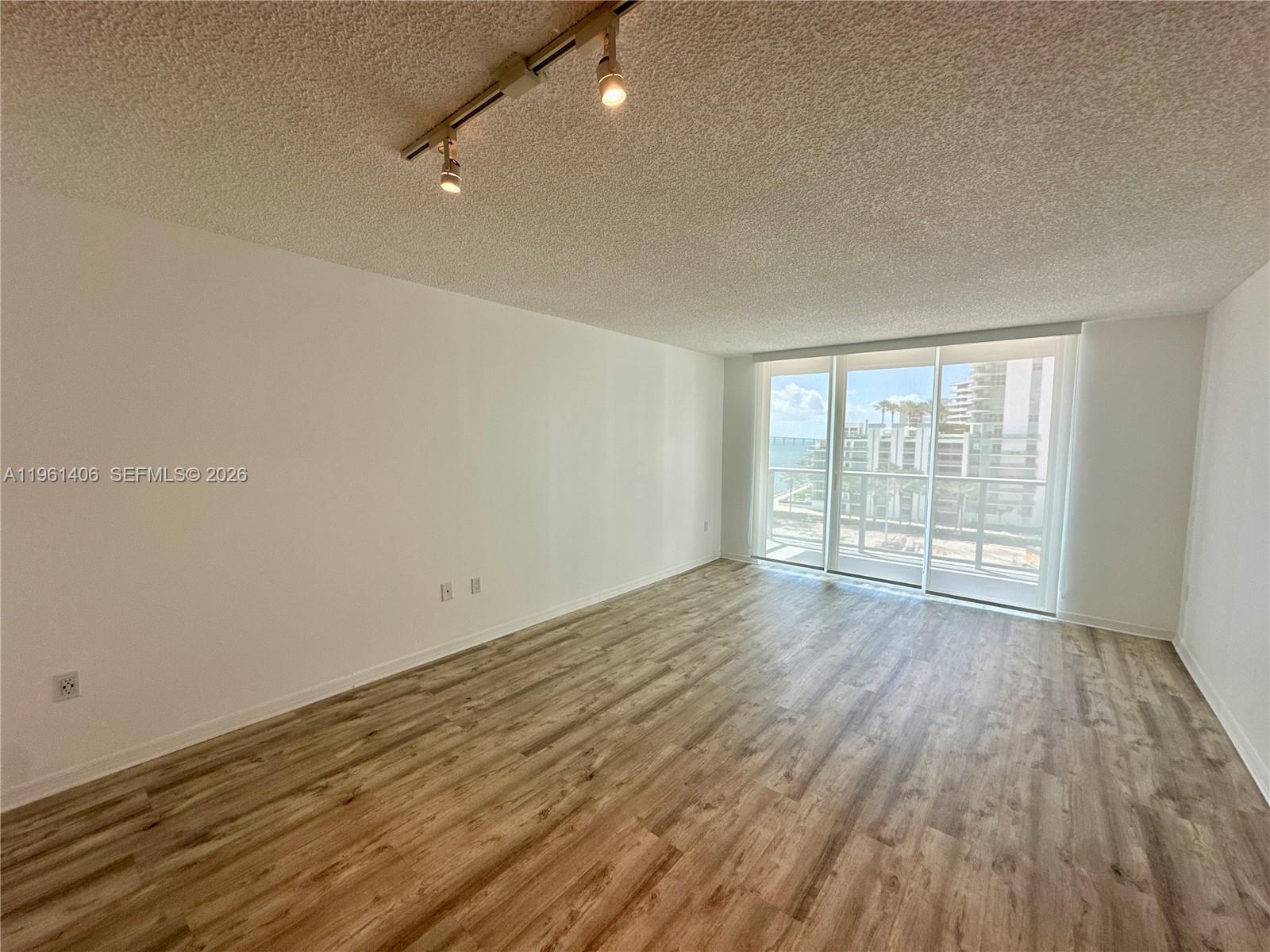 1155 Brickell Bay Dr 607