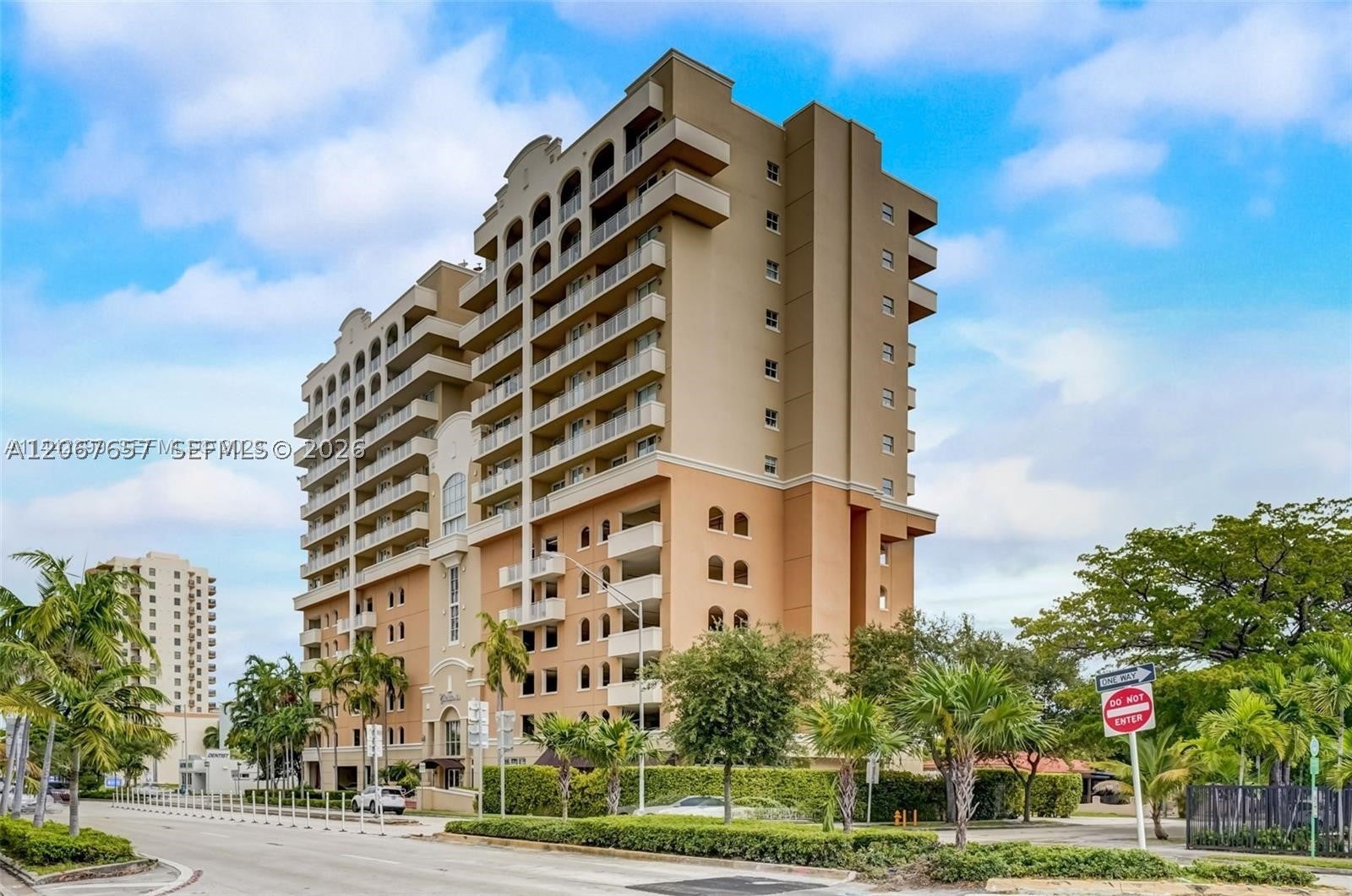 2425 SW 27th Ave 806