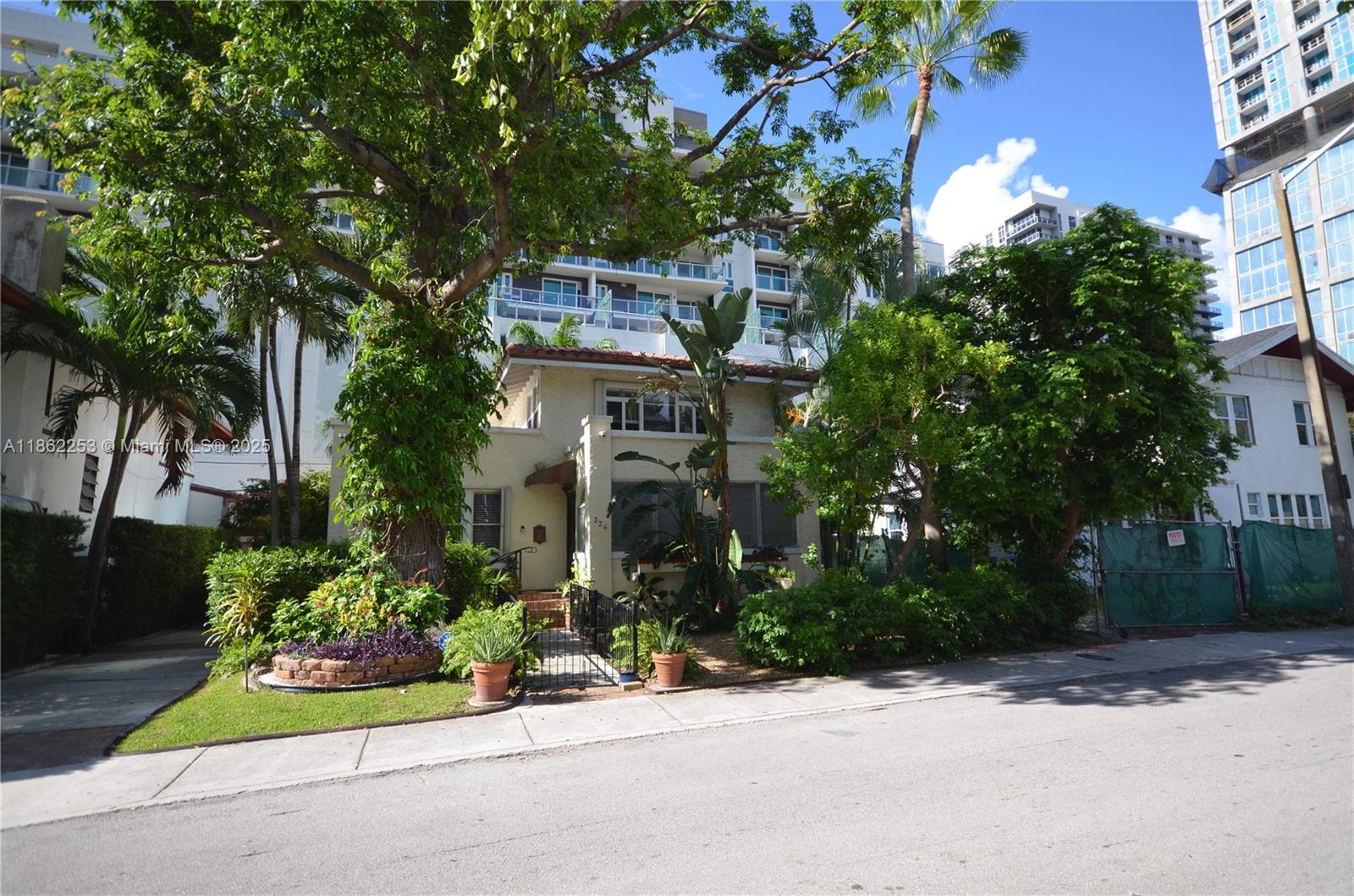 Prime Covered Land Opportunity Near Biscayne Bay. This spacious 2,298 SF residence sits on a 4,450 SF lot, strategically located in one of Miami’s most dynamic growth corridors. Surrounded by over 3,000 new luxury residences currently in development, this property offers exceptional value as either an income-generating rental or professional use conversion.
Just minutes from Wynwood, the Design District, Midtown, and Biscayne Bay, the location provides immediate access to Miami’s most vibrant neighborhoods. Only steps away from Biscayne Boulevard, with easy connectivity to I-95, Downtown/Brickell, and Miami International Airport, the property is ideal for long-term holding, strategic redevelopment, or land banking in a rapidly transforming area.