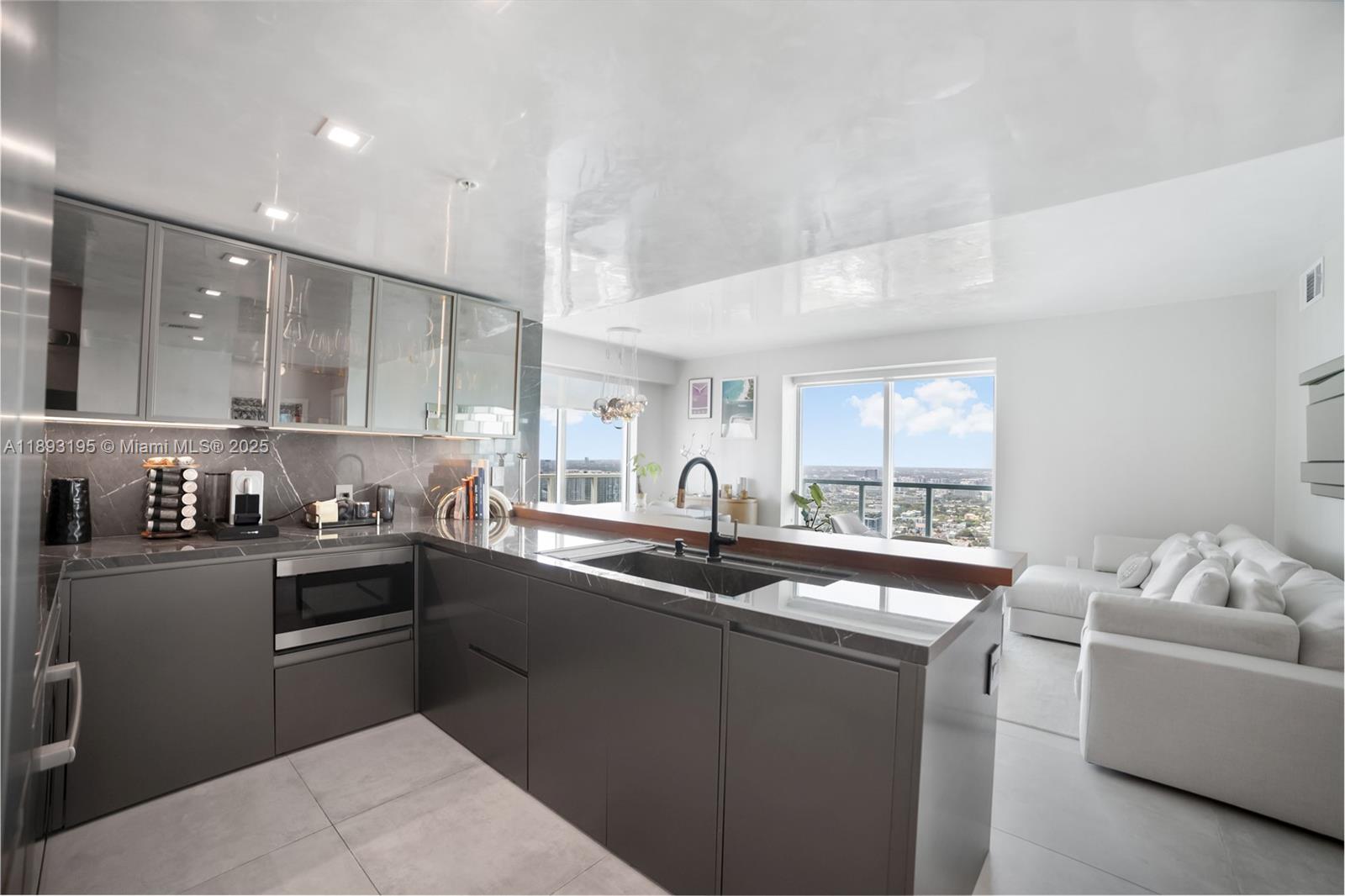 QUANTUM ON THE BAY CONDO - Residential Lease