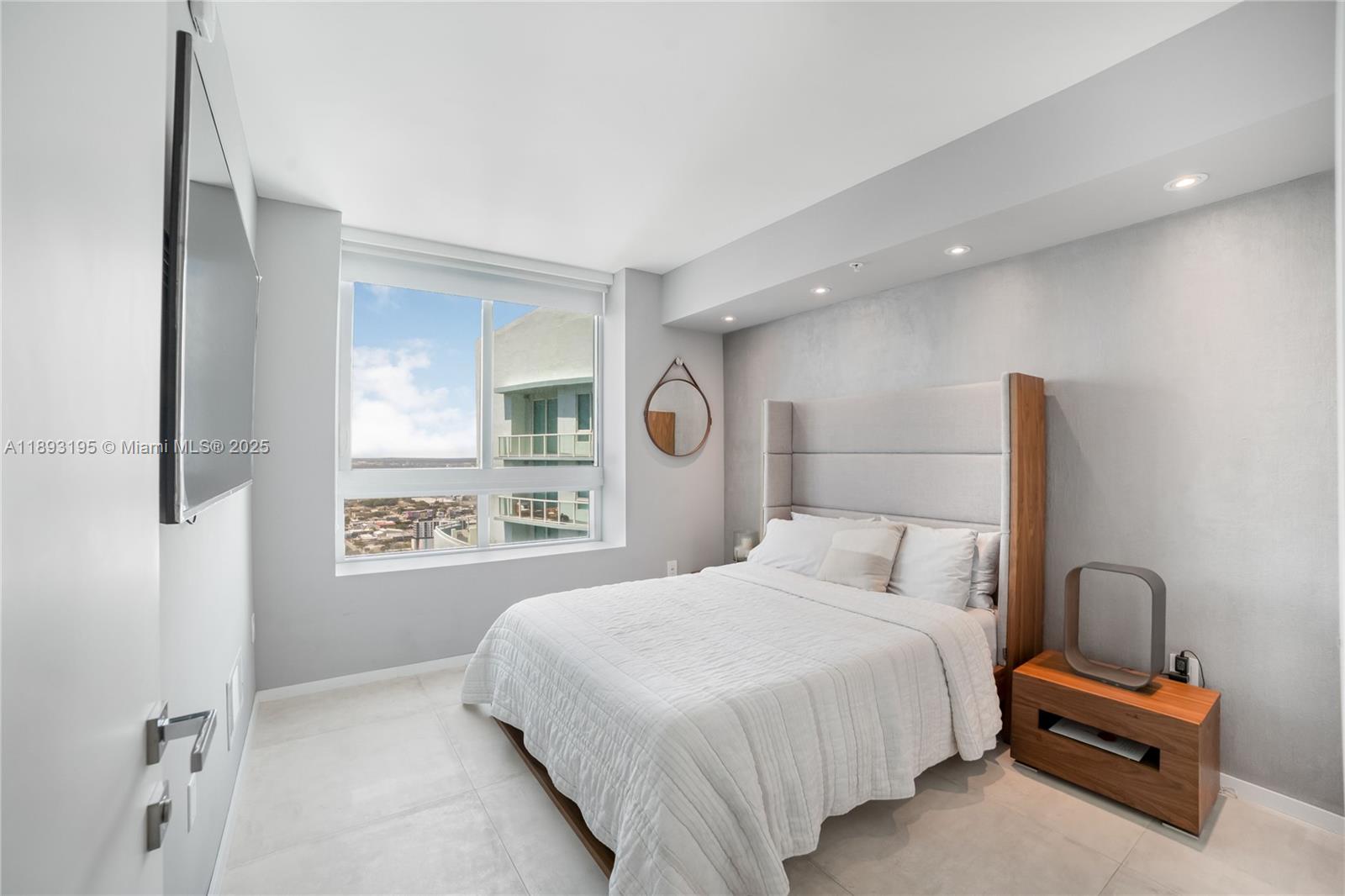 QUANTUM ON THE BAY CONDO - Residential Lease