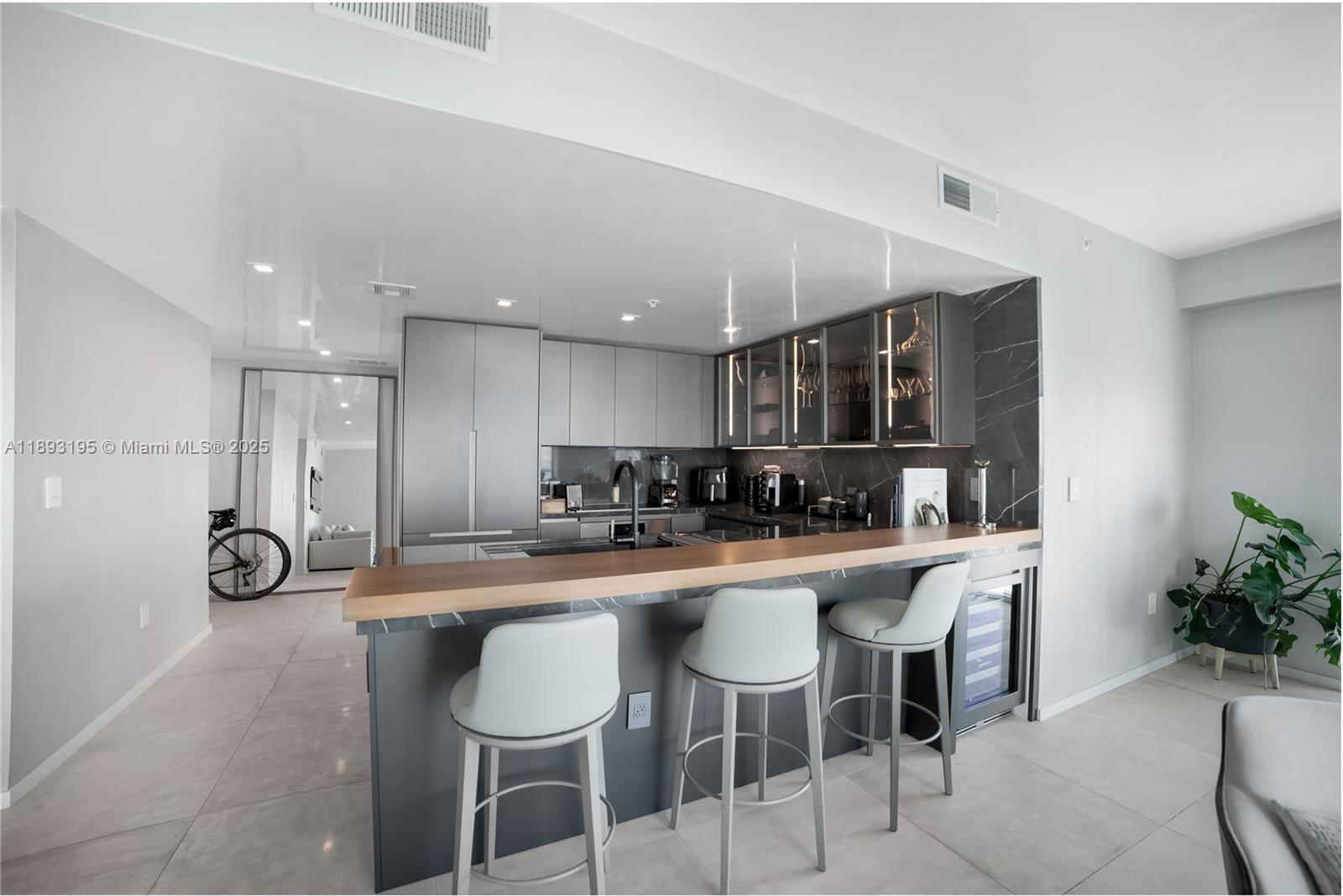 QUANTUM ON THE BAY CONDO - Residential Lease