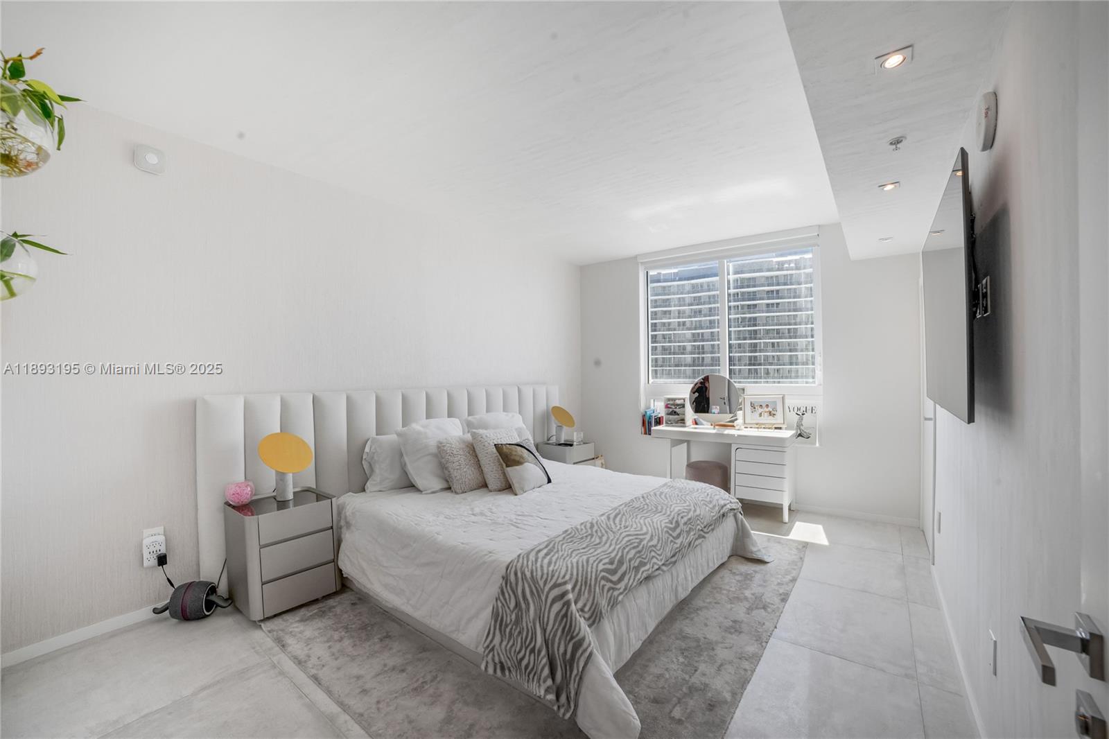 QUANTUM ON THE BAY CONDO - Residential Lease