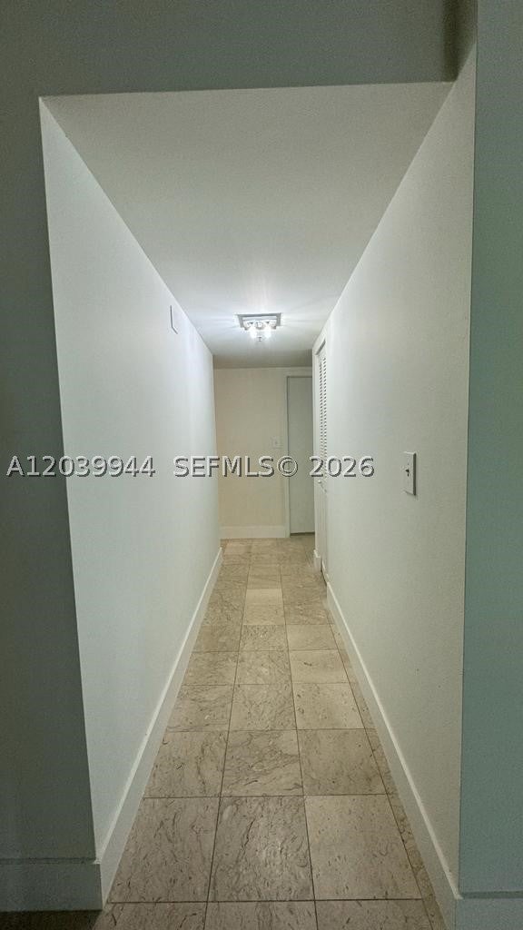 919 Hillcrest Dr 201