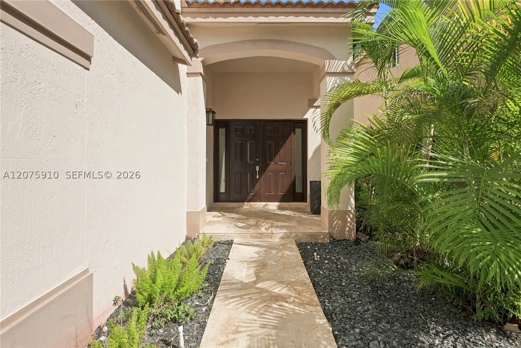 445 Conservation Dr, Weston FL 33327