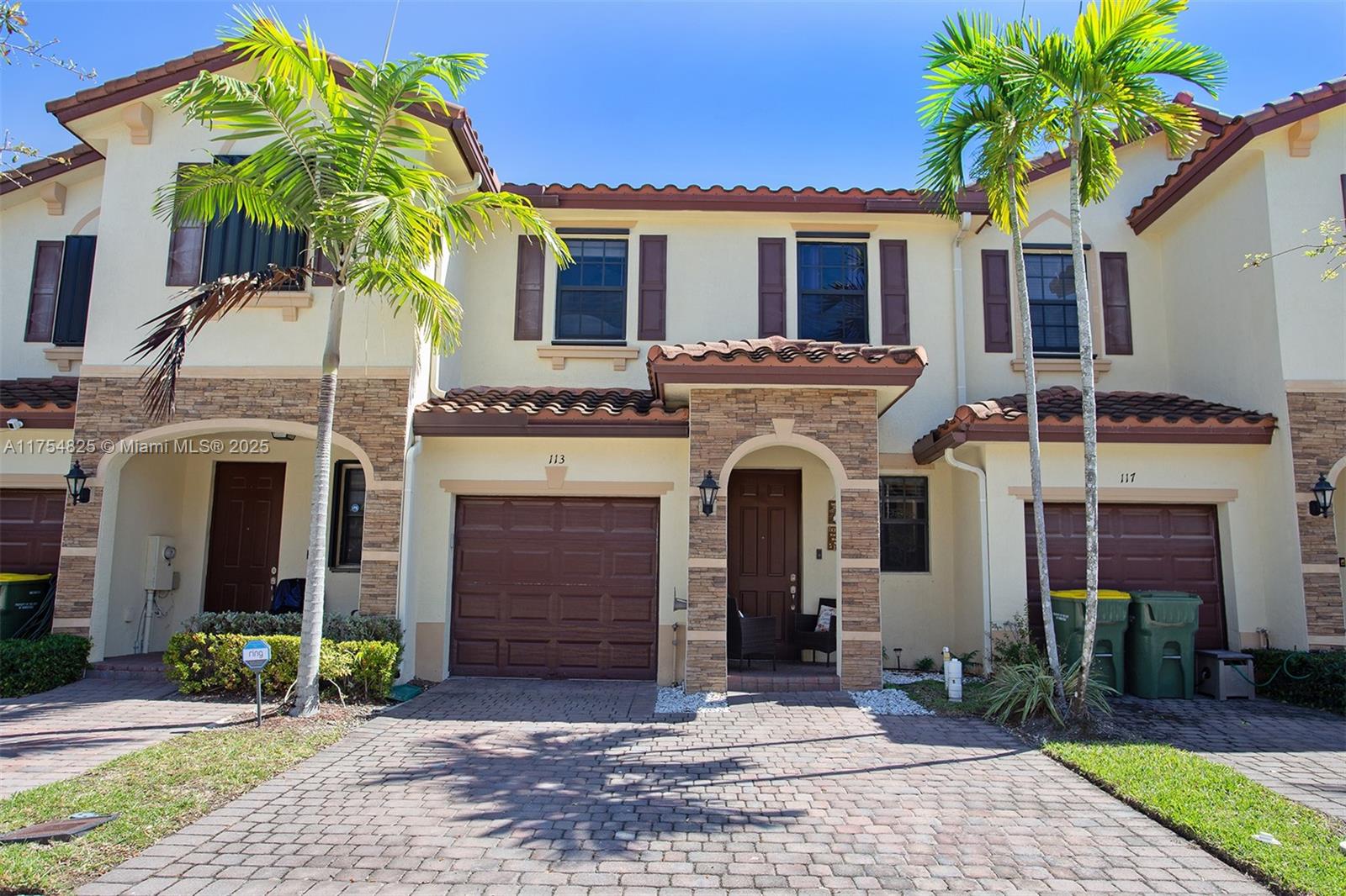 Rental Property at 113 Se 33R Ter 113, Homestead, Miami-Dade County, Florida - Bedrooms: 3 
Bathrooms: 3  - $2,900 MO.