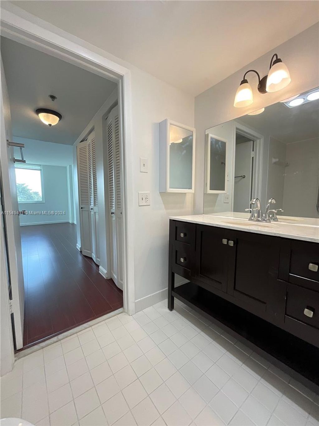 Photo of 919 Hillcrest Dr #302, Hollywood, FL 33021 (MLS # A11549401)